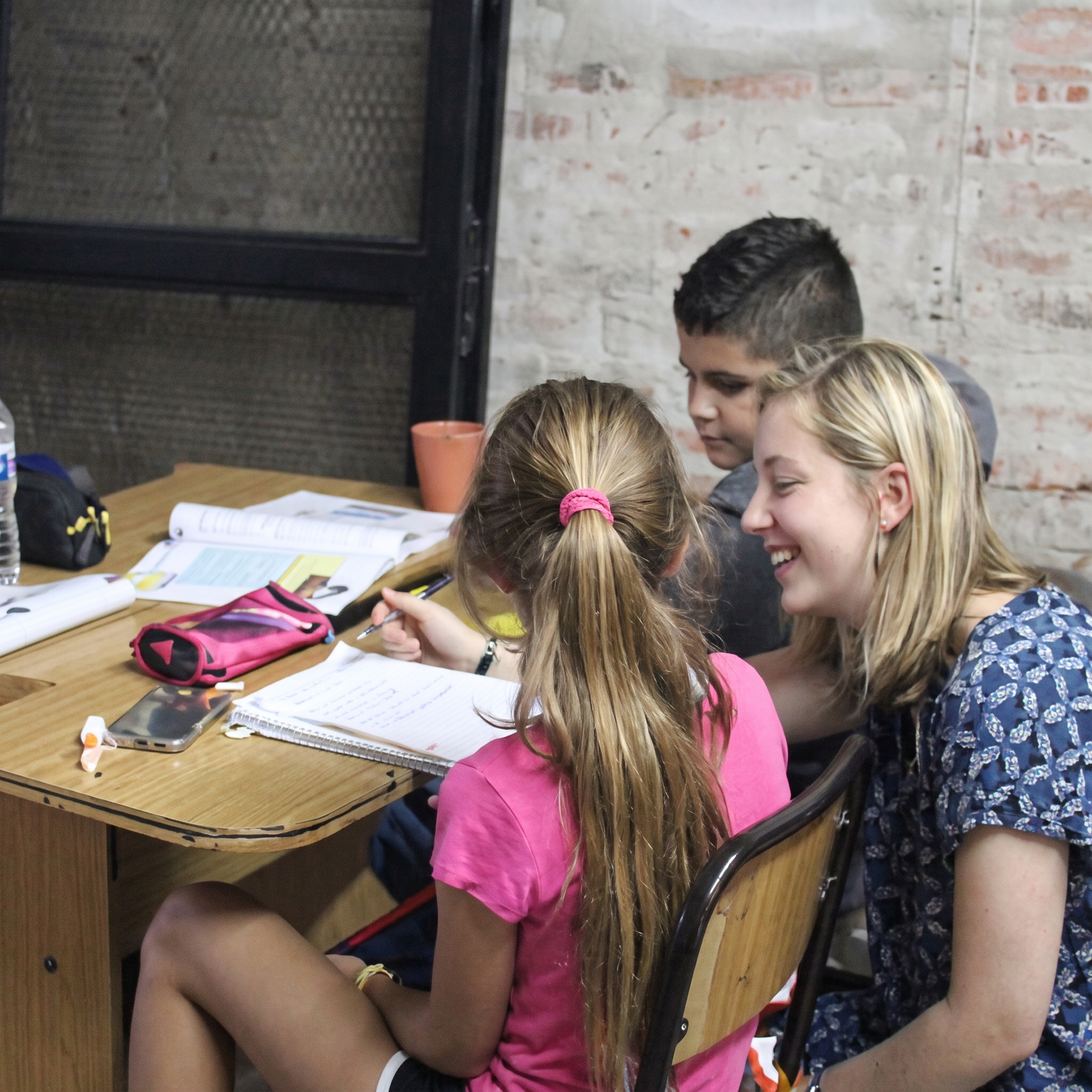 Asistencia en escuela de habla inglesa